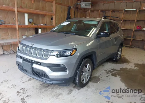 2022 Jeep Compass Latitude 4X4 из США, поврежденный, VIN 3C4NJDBB8NT205908